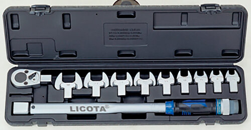 AQC-S001NM Динамометрический ключ в наборе со сменными насадками, 11 пр., 40-210 Нм LICOTA
