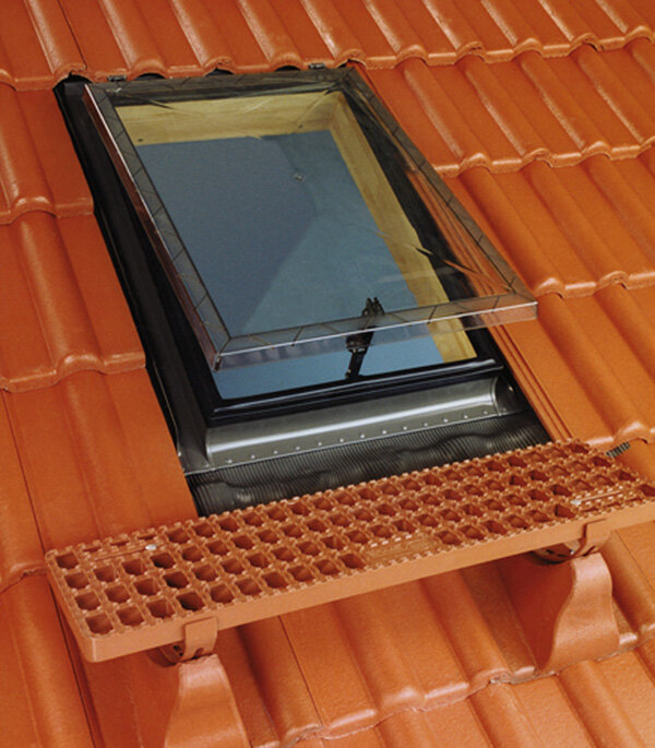 Окно-люк для нежилых помещений Fakro WSZ 540х750 мм
