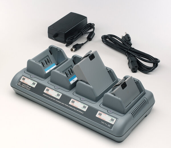 Зарядное устройство на 4 аккумулятора Europe QL Series Lithium-Ion Quad Charger (AC18177-2)