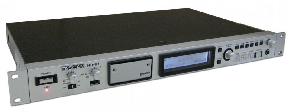 Tascam HD-R1 2-канальный рекордер- плеер CF/USB (PCM: 44.1/48/88.2/96 кГц, MP3: 44,1/48 кГц), Балансный микрофонно/линейный вход/выход XLR с переключателем 20 дБ, фантомное питание (переключатель на задней панели, светодиодный индикатор на передней панел