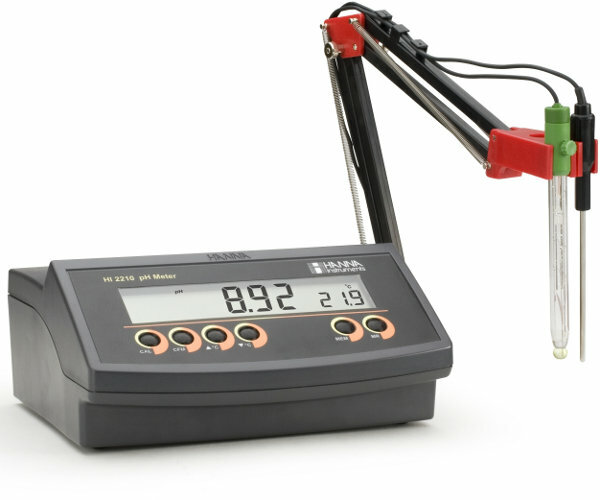 Hanna Instruments HI 2210-02 стационарный рН-метр/термометр (pH/T)