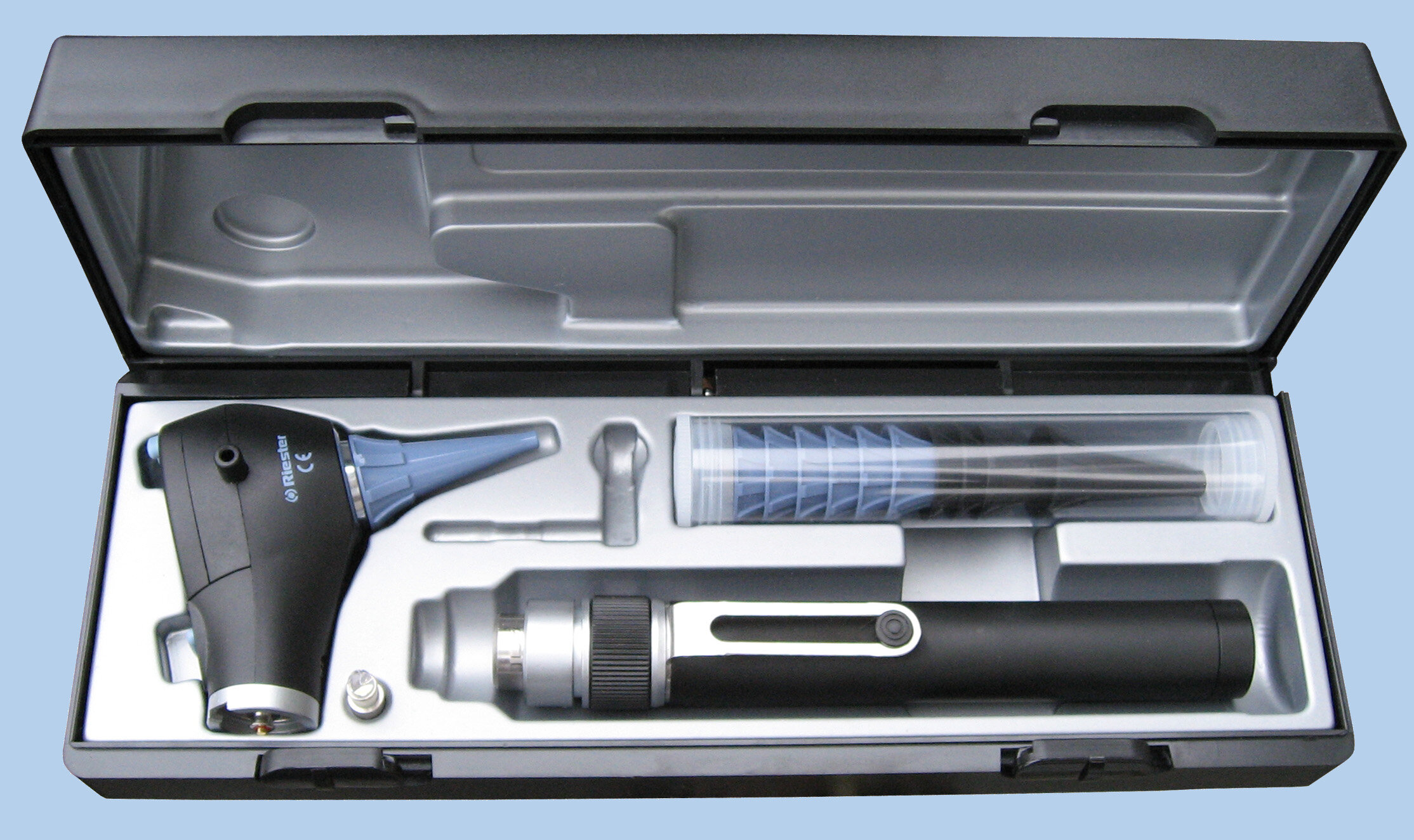 Ri-scope® отоскоп. L2, LED 3,5 В, рукоятка типа АА для ri-accu® L для зарядки в ri-charger®