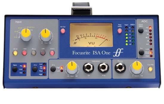 FOCUSRITE ISA One Analogue Настольный одноканальный трансформаторный микрофонный предусилитель/DI-бокс. Переключатель импеданса, включая режим эмуляции оригинального предусилителя ISA110, инсерт и настраиваемый фильтр высоких частот. Выход на наушники с н